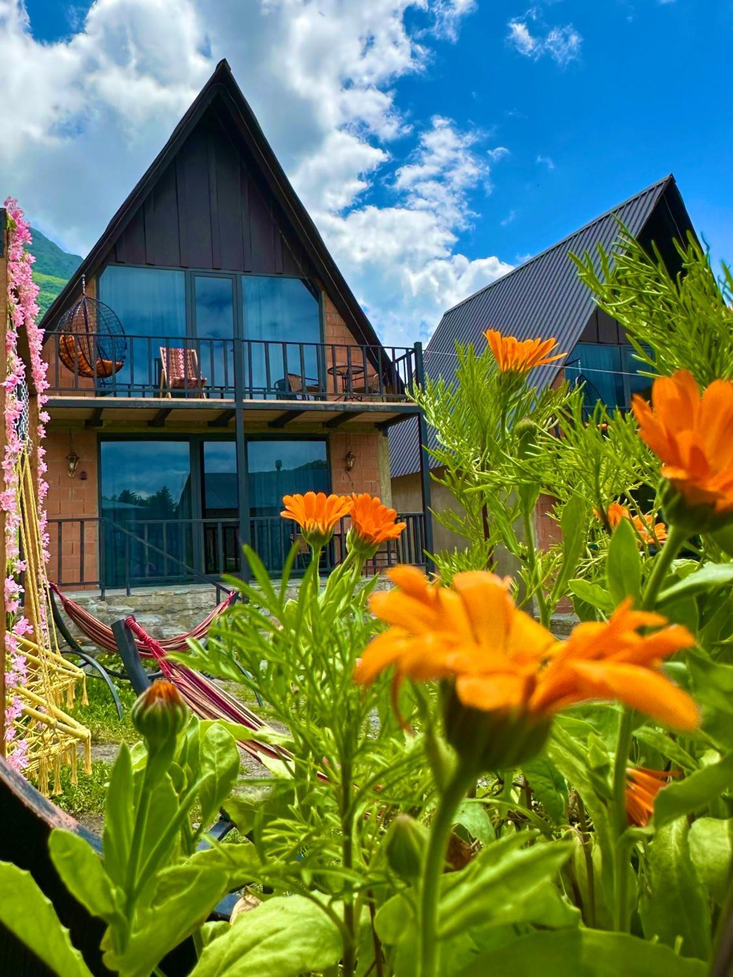 Royal Cottages Kazbegi Exterior photo