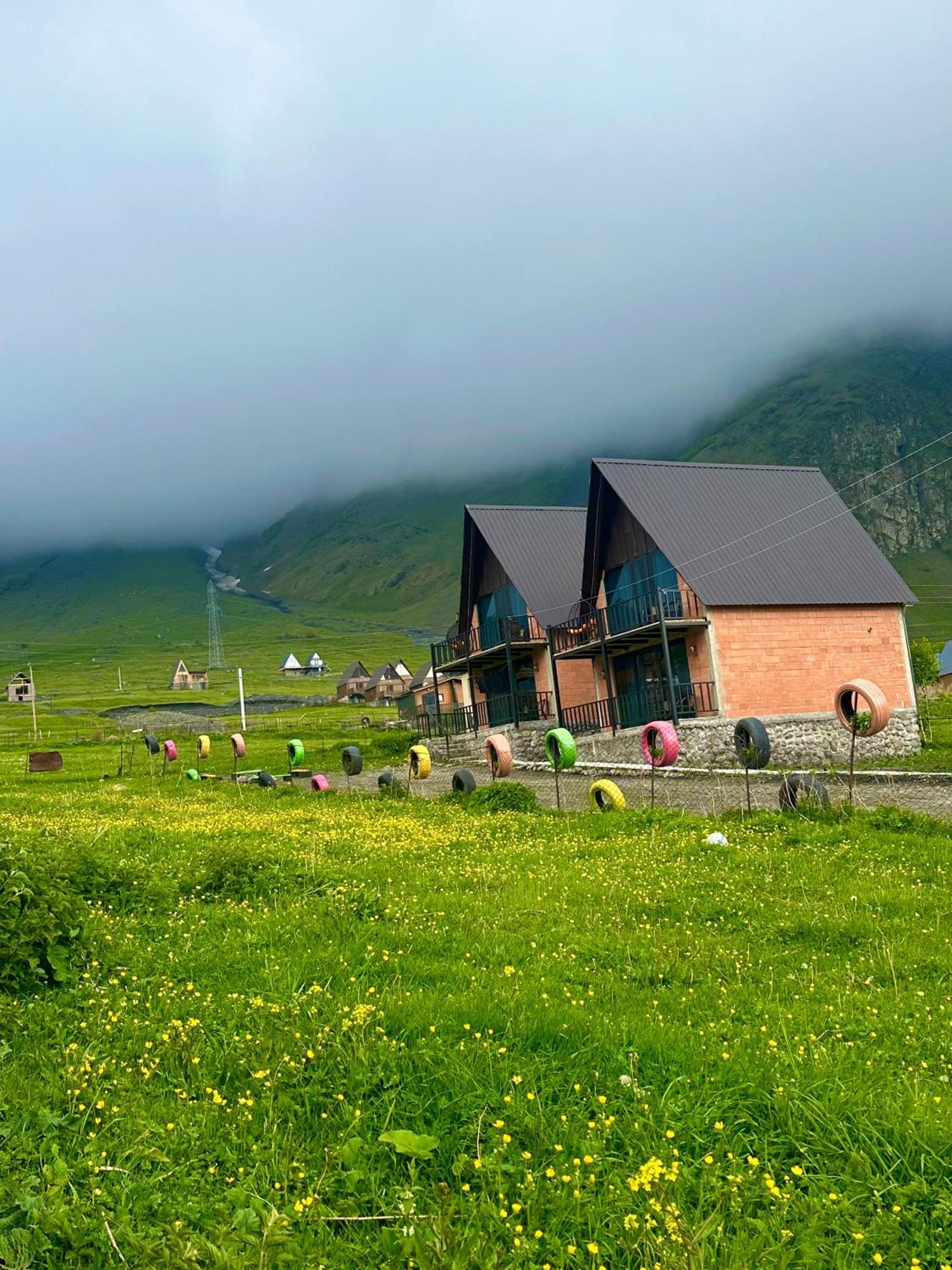 Royal Cottages Kazbegi Exterior photo