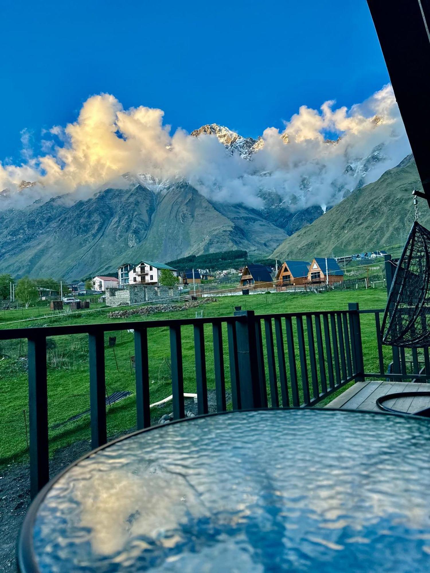 Royal Cottages Kazbegi Exterior photo