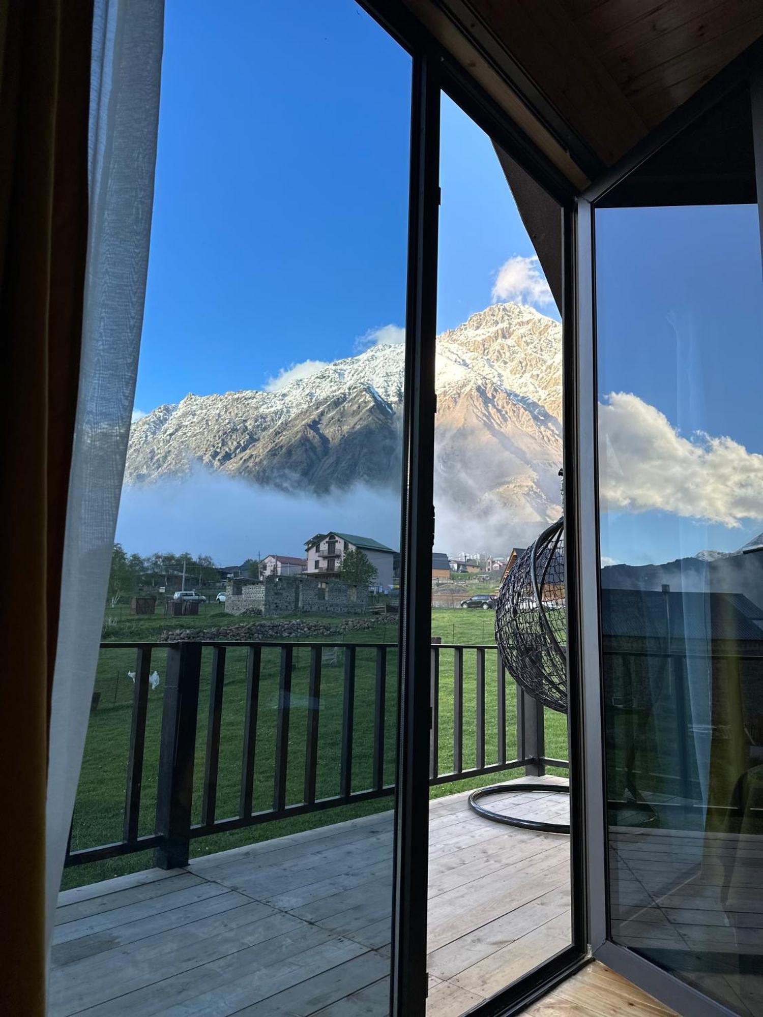 Royal Cottages Kazbegi Exterior photo