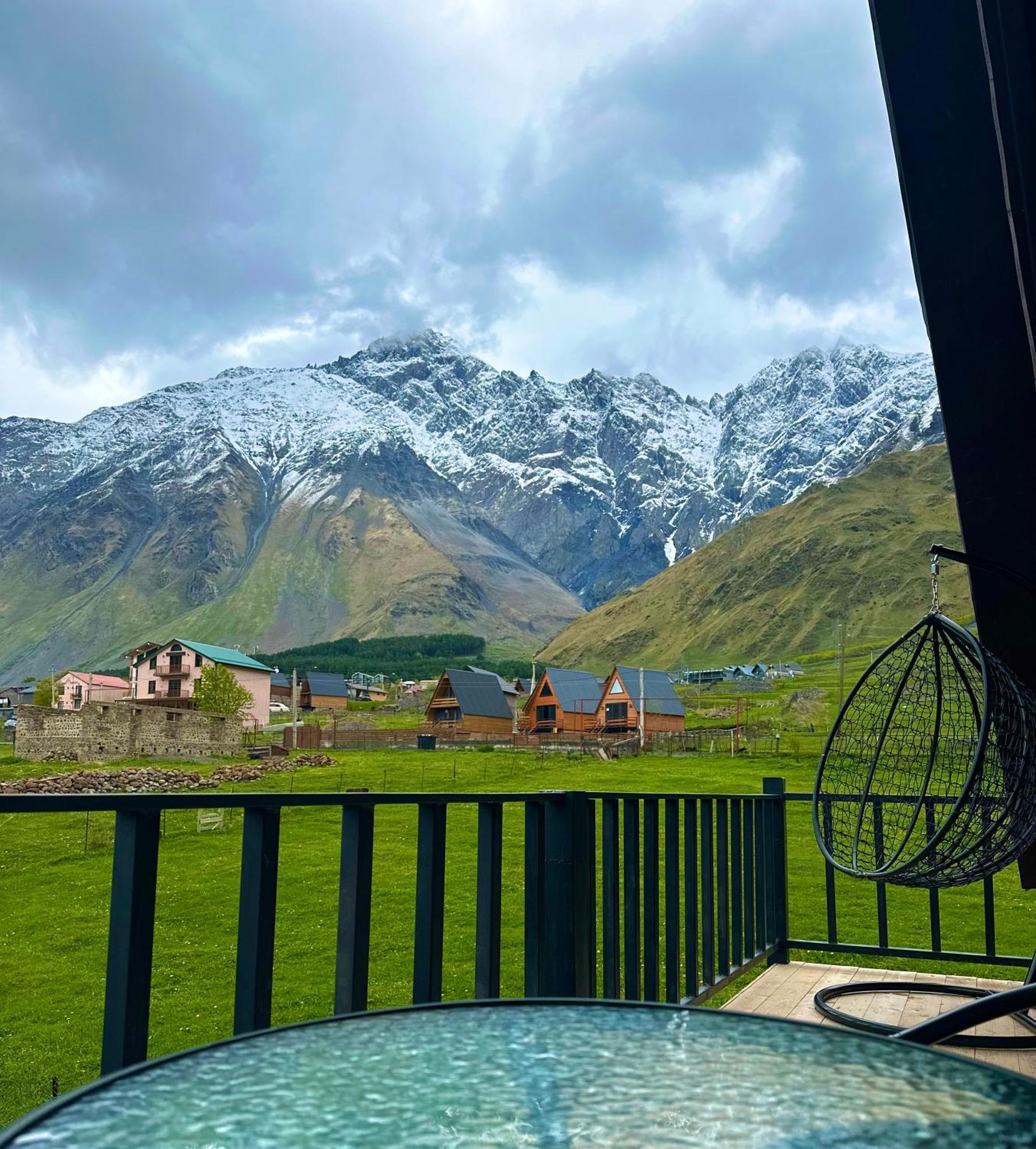 Royal Cottages Kazbegi Exterior photo