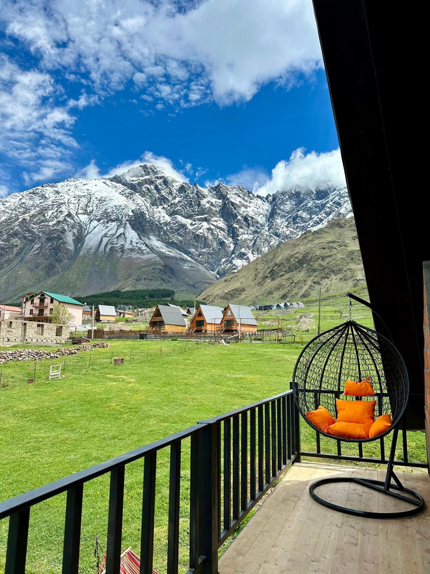 Royal Cottages Kazbegi Exterior photo